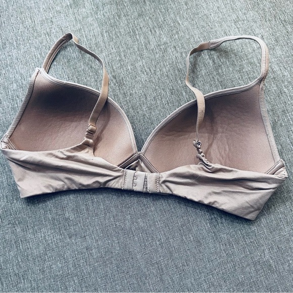 Victoria’s Secret Wireless Bra - Picture 2 of 3
